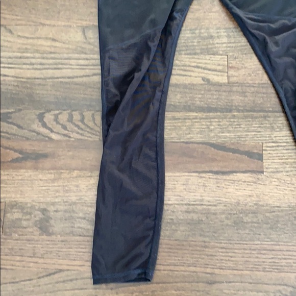 Fabletics Black Mesh Panel Leggings Medium M - Picture 8 of 8